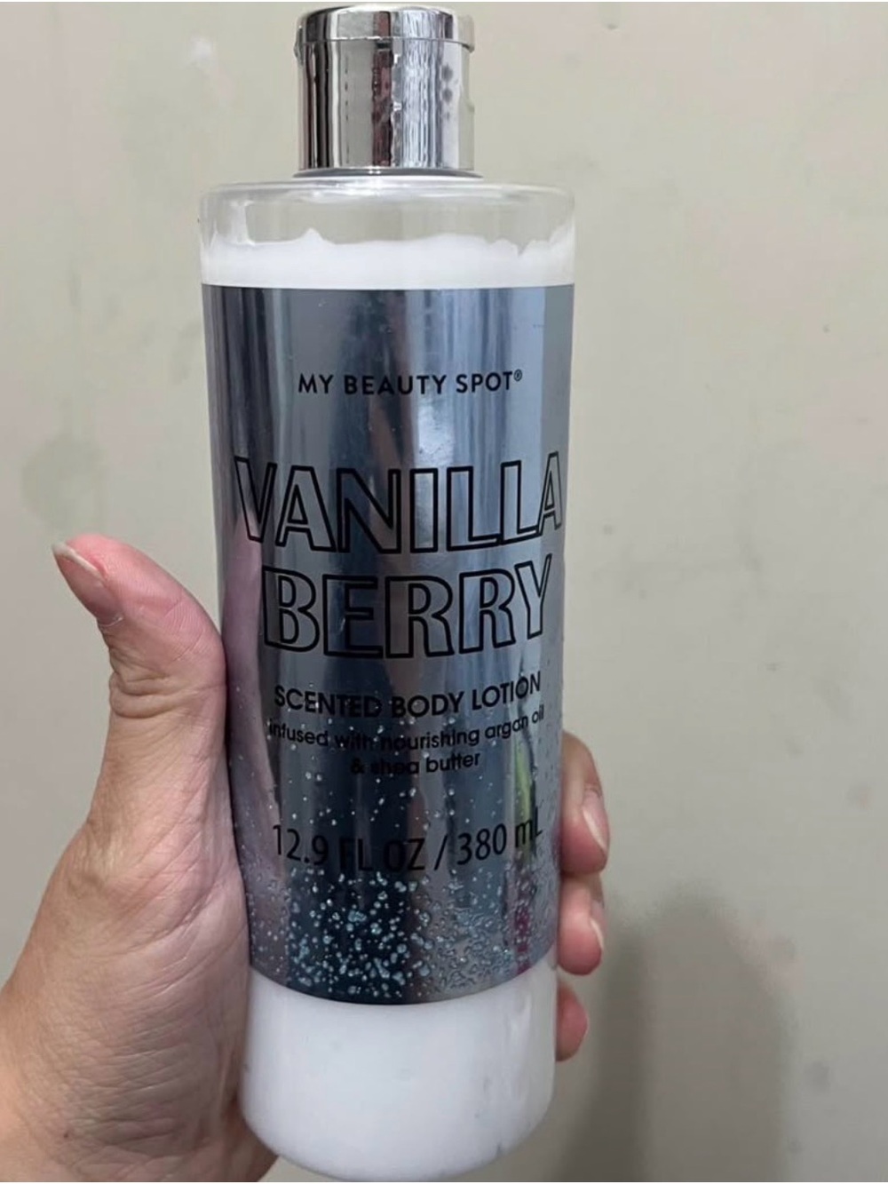 Vanilla Berry Scented Body Lotion - White